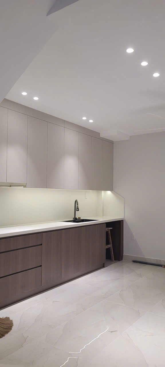 BÁN NHÀ ĐƯỜNG TÔ HIỆU, LÊ CHÂN, HẢI PHÒNG – Ô TÔ RA VÀO THOẢI MÁI – NHÀ ĐẸP 4 TẦNG MỚI